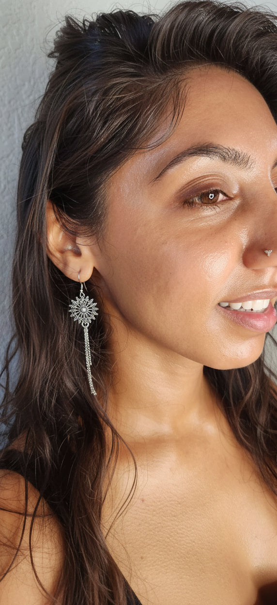 SnowflakeEarringsModel2